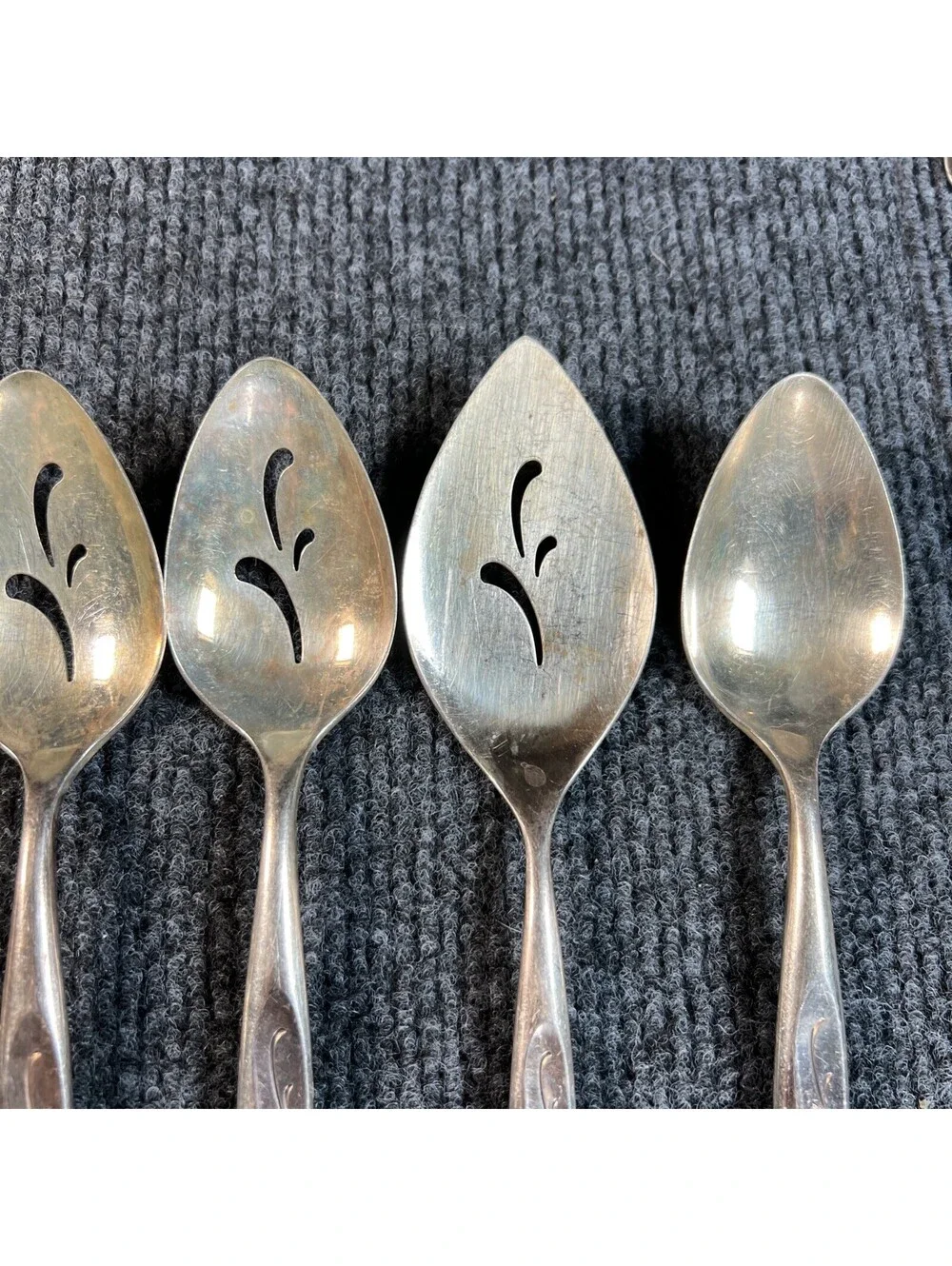 oneida stainless flatware  Mixed Selection Of 6 Serving Spoons & 1 Fork